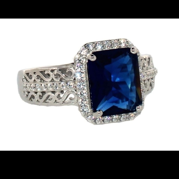Radiant Cut 3.10 ct Sapphire Dinner Ring - Picture 2 of 2